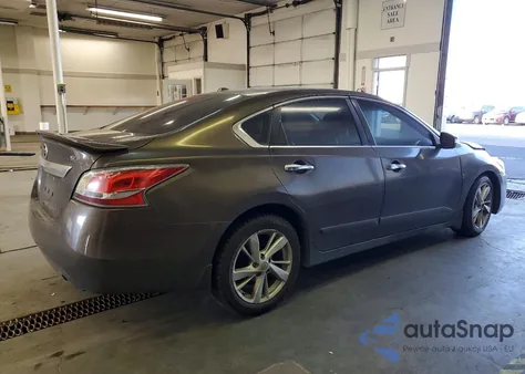 2015 Nissan Altima 2.5 из США, поврежденный, VIN 1N4AL3AP6FC132525